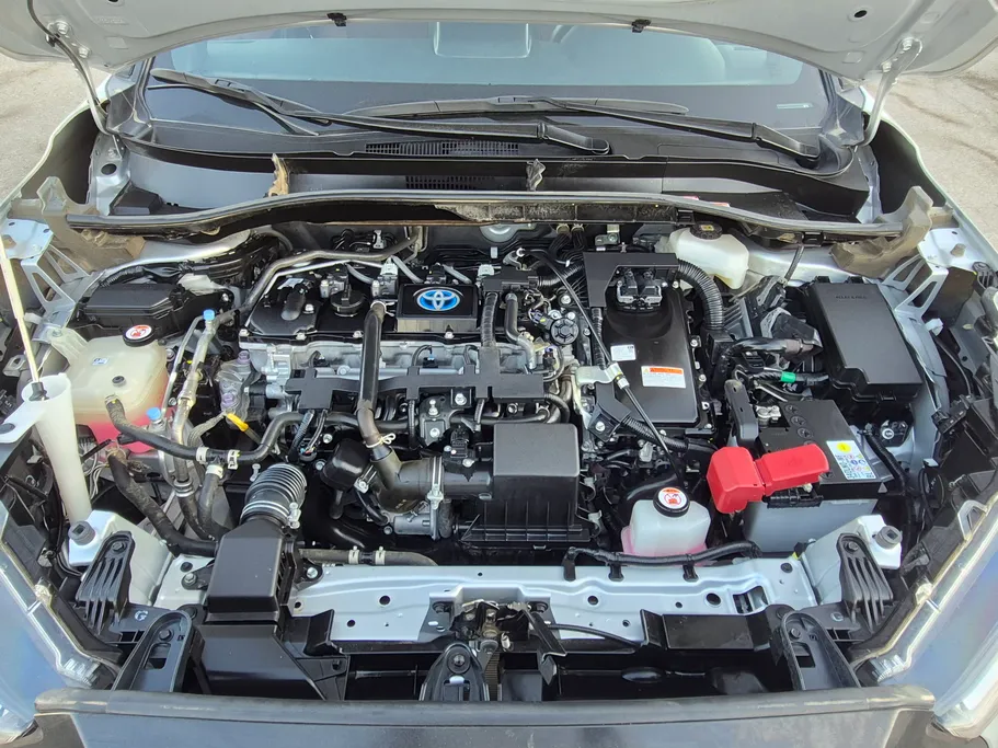 2024 Toyota Corolla Cross XLE HEV 