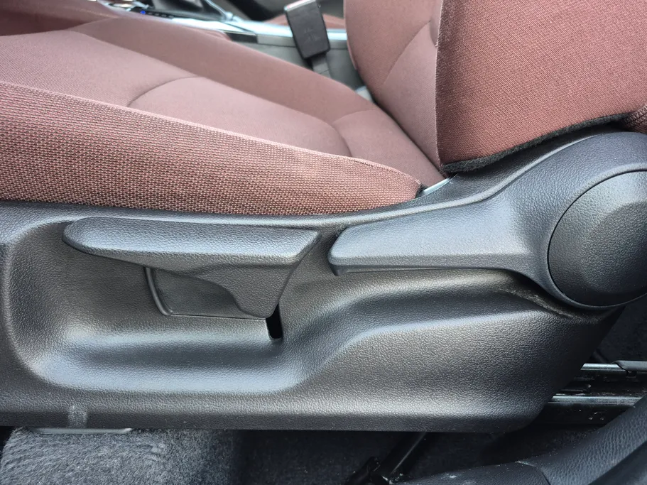 2024 Toyota Corolla Cross XLE HEV 