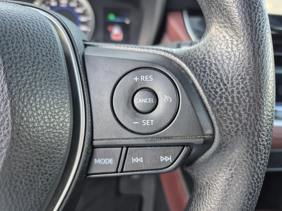 2024 Toyota Corolla Cross XLE HEV 