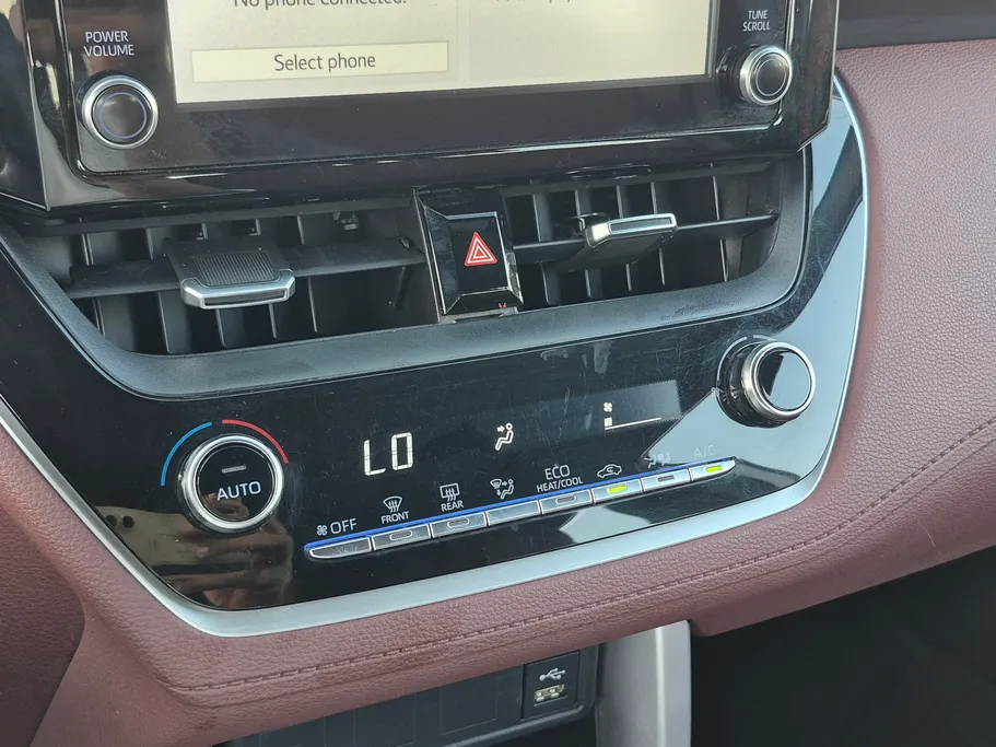 2024 Toyota Corolla Cross XLE HEV 