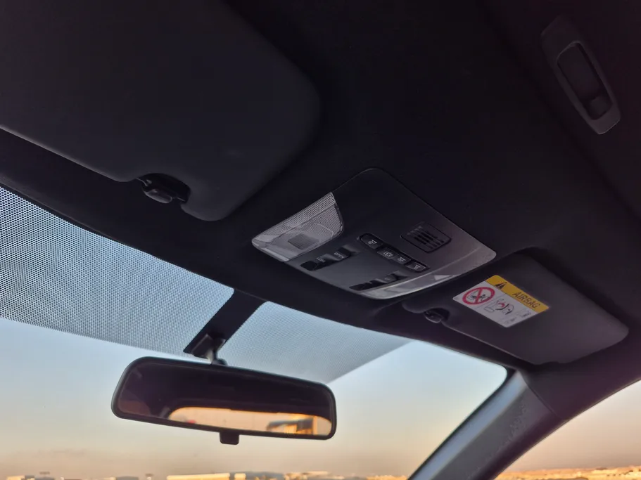 2024 Toyota Corolla Cross XLE HEV 