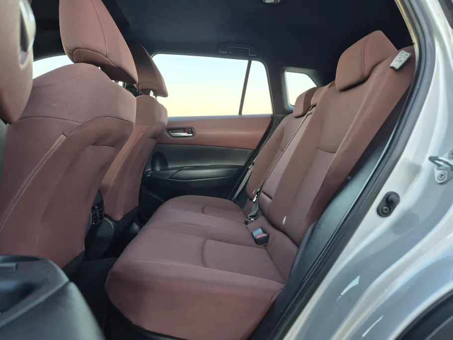 2024 Toyota Corolla Cross XLE HEV 