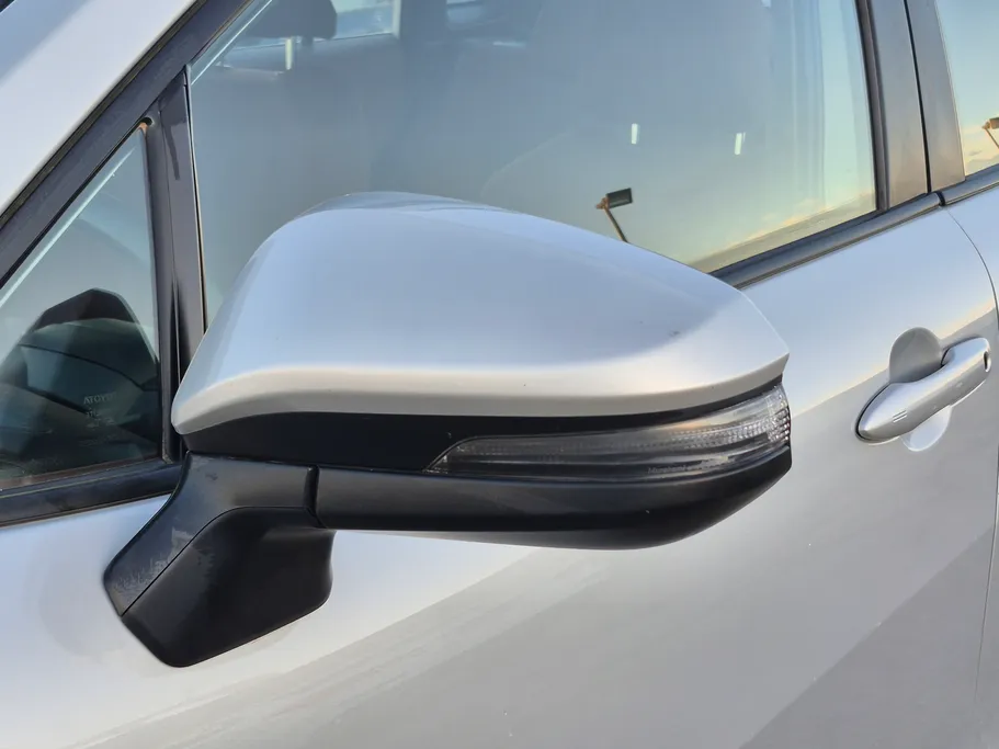 2024 Toyota Corolla Cross XLE HEV 