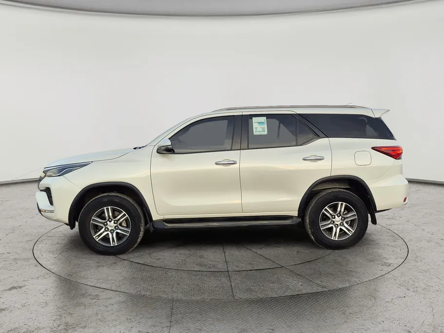 2022 Toyota Fortuner VX 