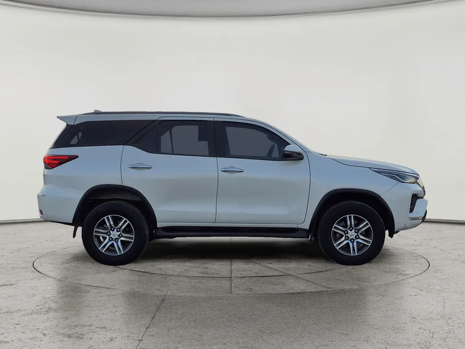 2022 Toyota Fortuner VX 