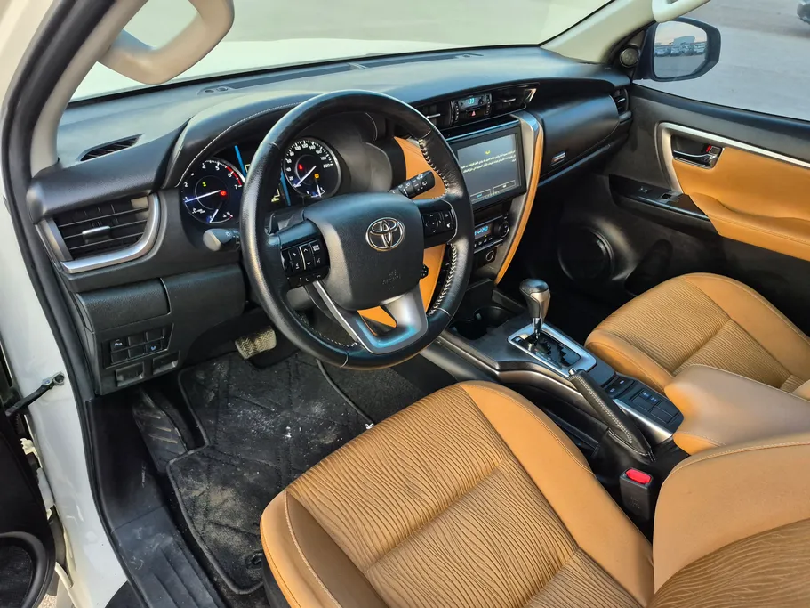 2022 Toyota Fortuner VX 