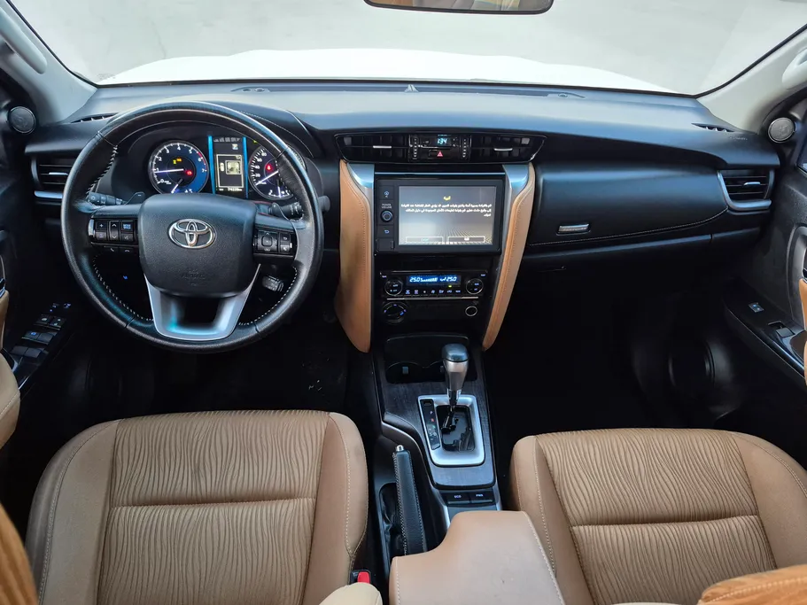 2022 Toyota Fortuner VX 