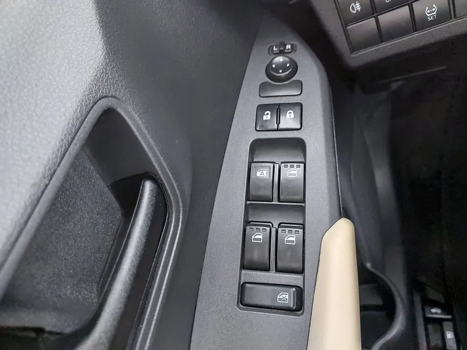 2023 Toyota Yaris  Y 