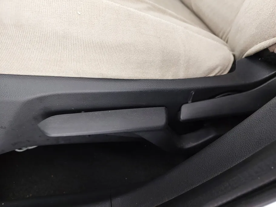 2023 Toyota Yaris  Y 