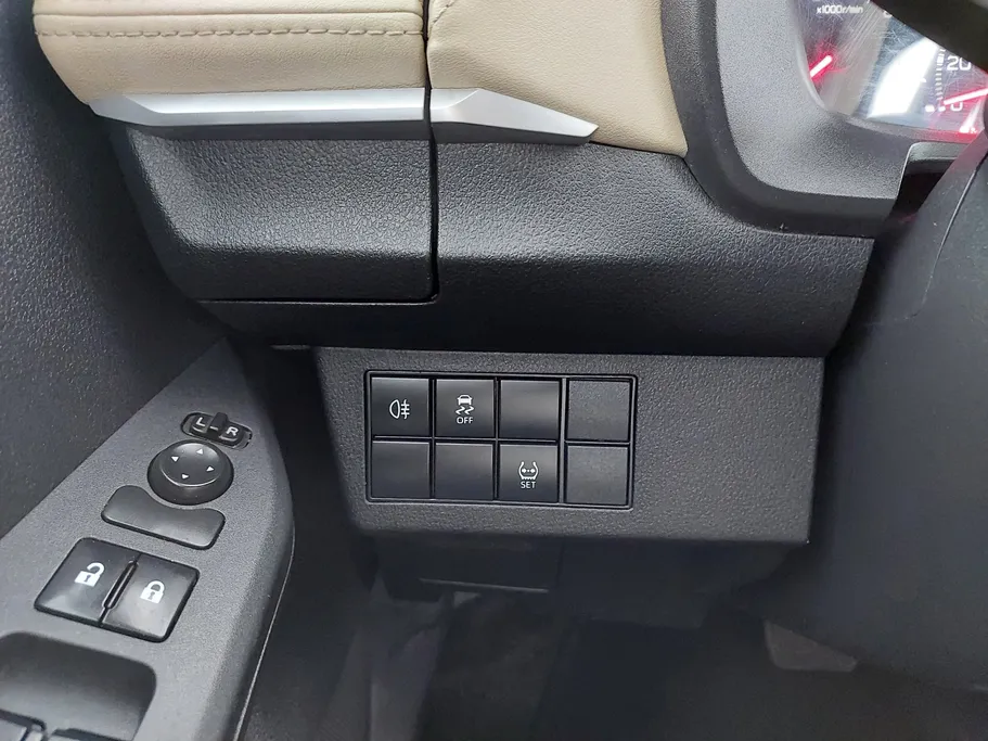 2023 Toyota Yaris  Y 