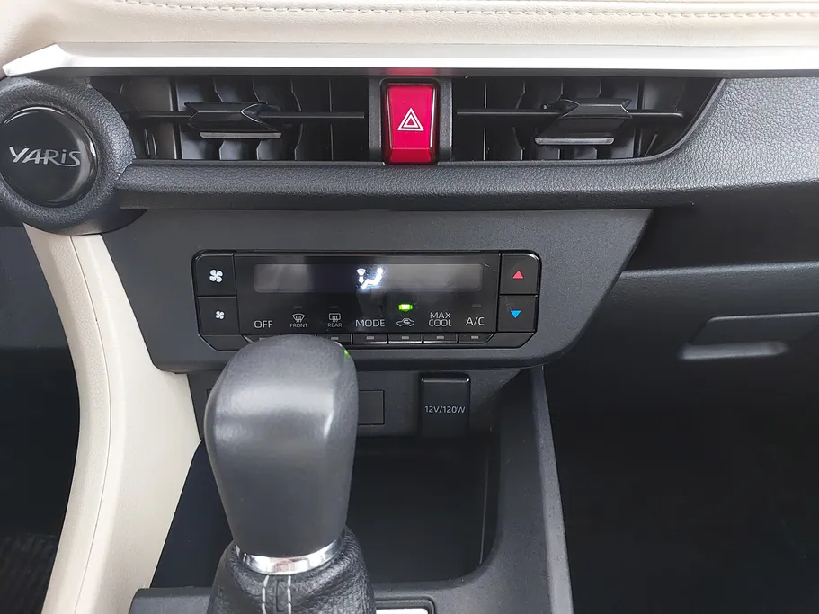 2023 Toyota Yaris  Y 