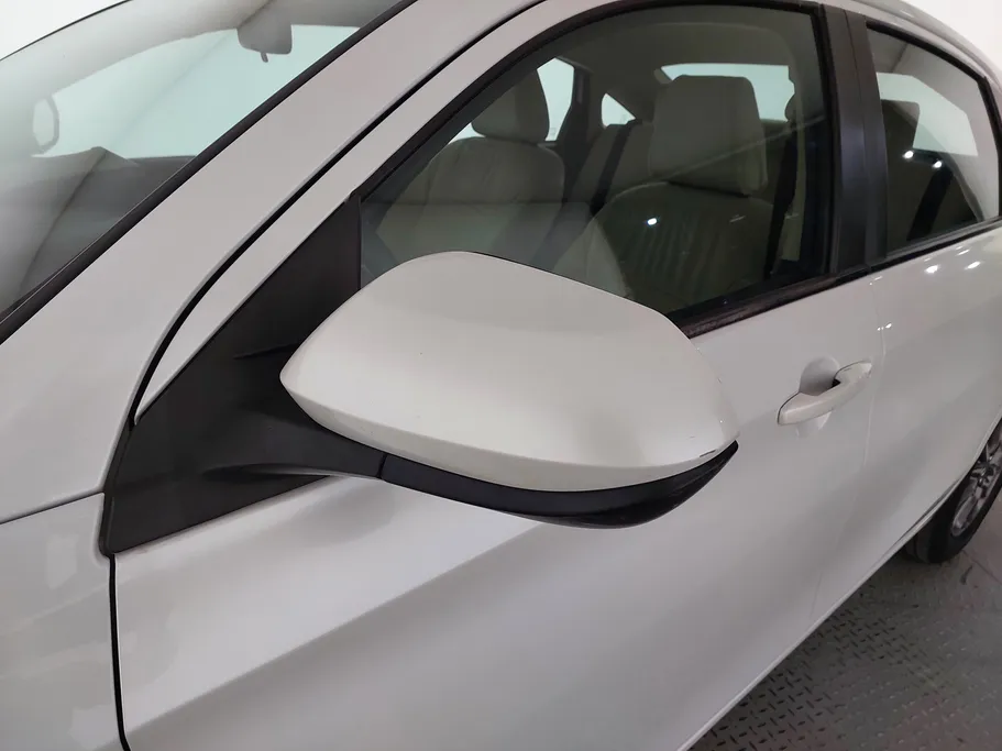 2023 Toyota Yaris  Y 