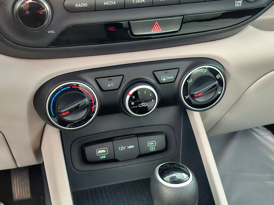 2024 Hyundai Venue Smart 