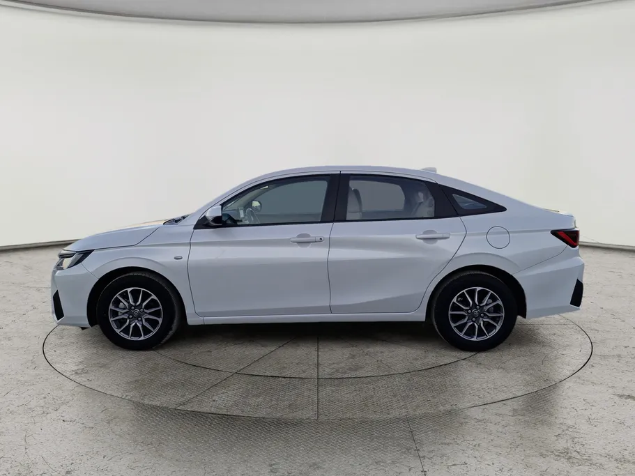 2024 Toyota Yaris  Y 