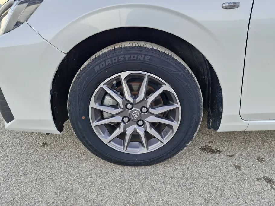 2024 Toyota Yaris  Y 