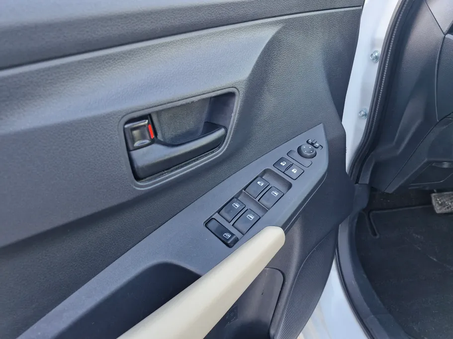 2024 Toyota Yaris  Y 