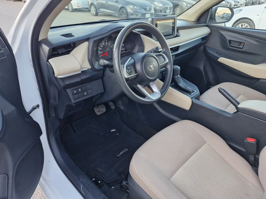 2024 Toyota Yaris  Y 