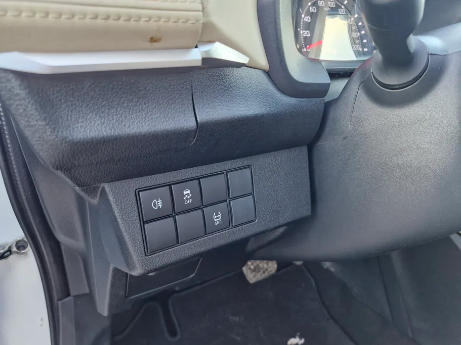 2024 Toyota Yaris  Y 