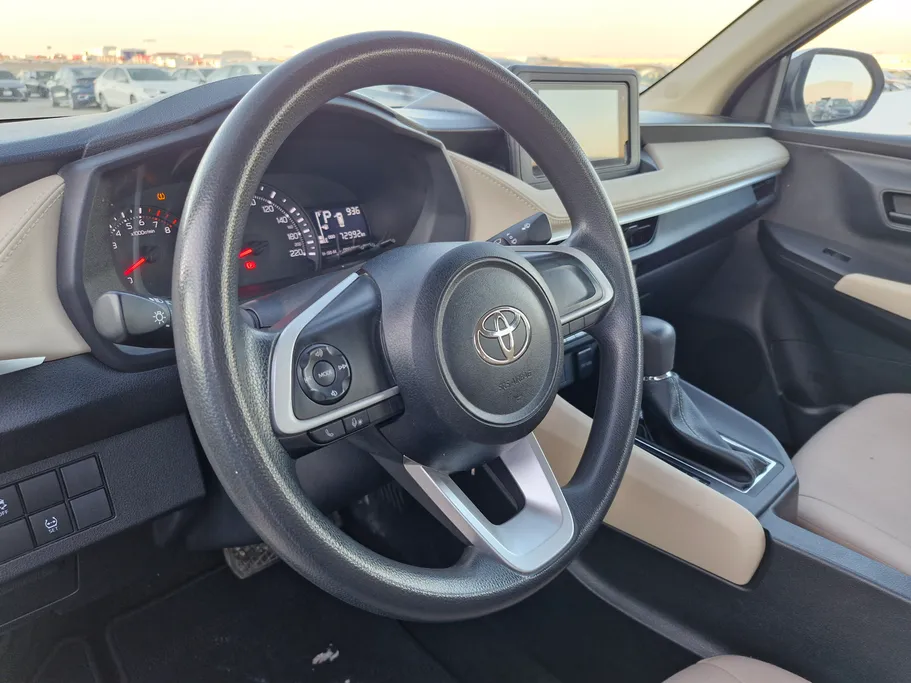 2024 Toyota Yaris  Y 