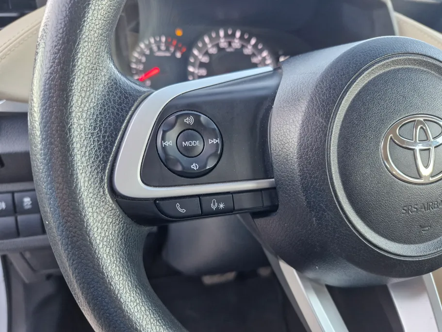 2024 Toyota Yaris  Y 