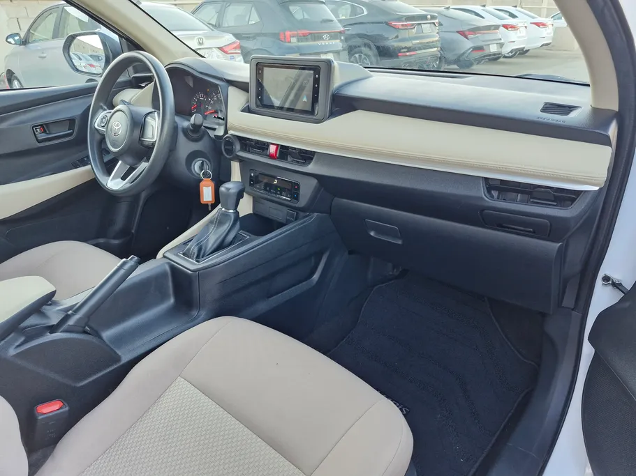 2024 Toyota Yaris  Y 