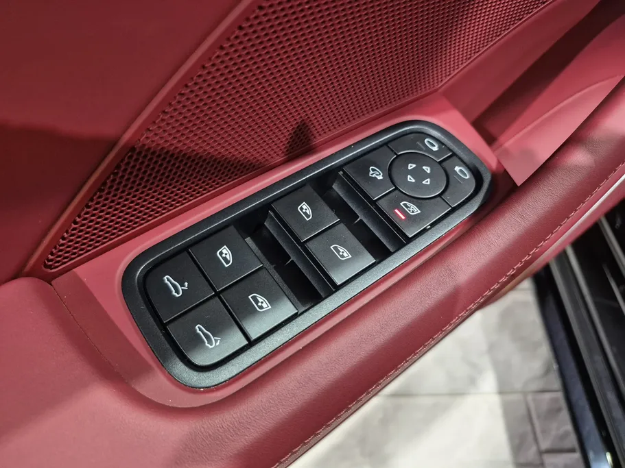 2023 Porsche Panamera  