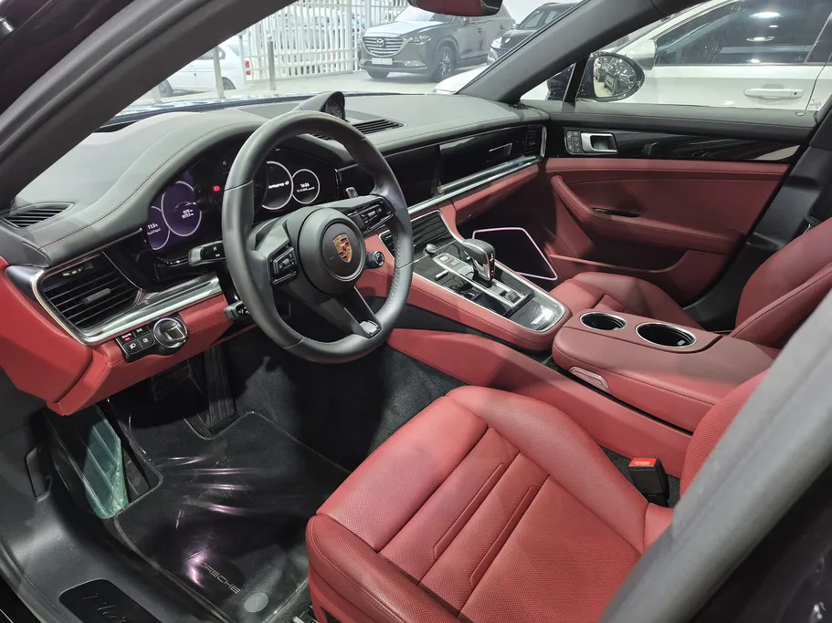 2023 Porsche Panamera  