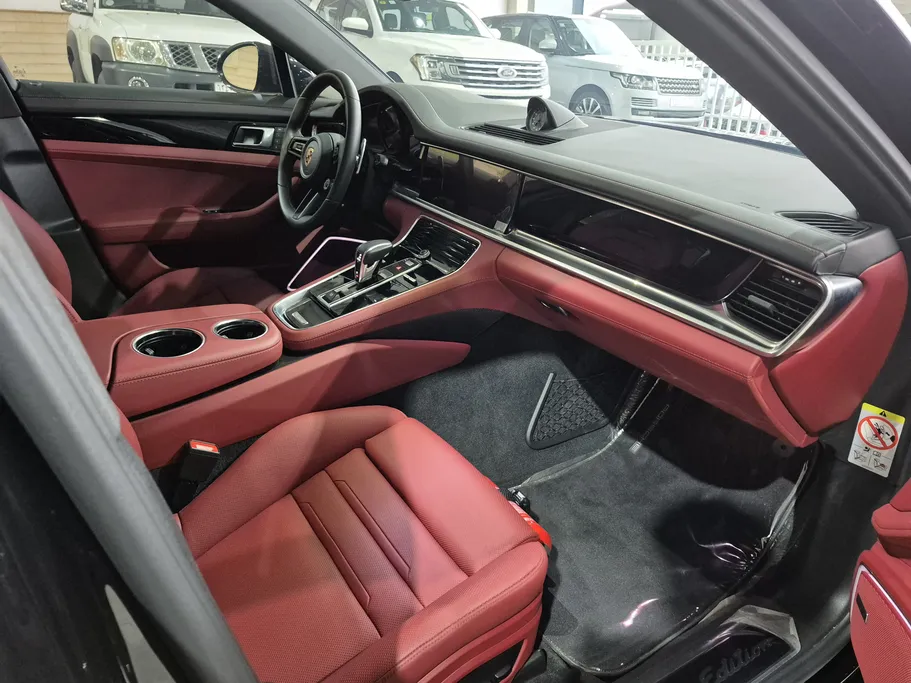 2023 Porsche Panamera  