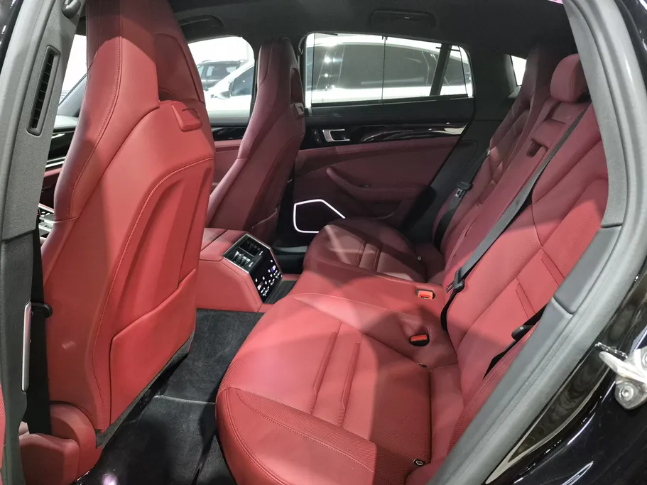 2023 Porsche Panamera  
