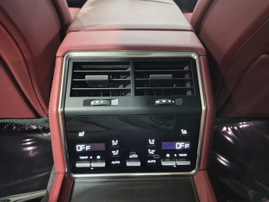 2023 Porsche Panamera  