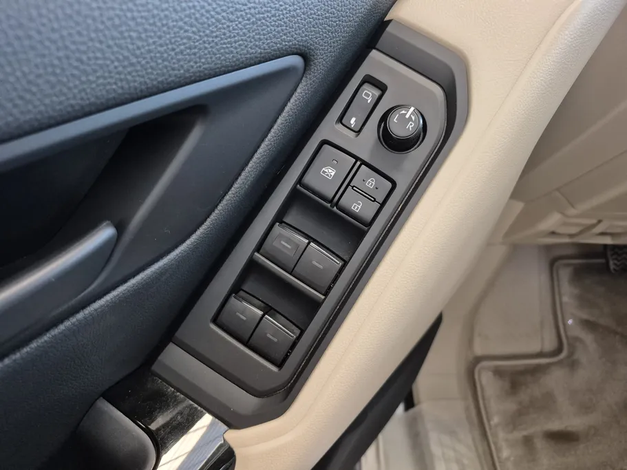 2025 Toyota Land Cruiser GXR 