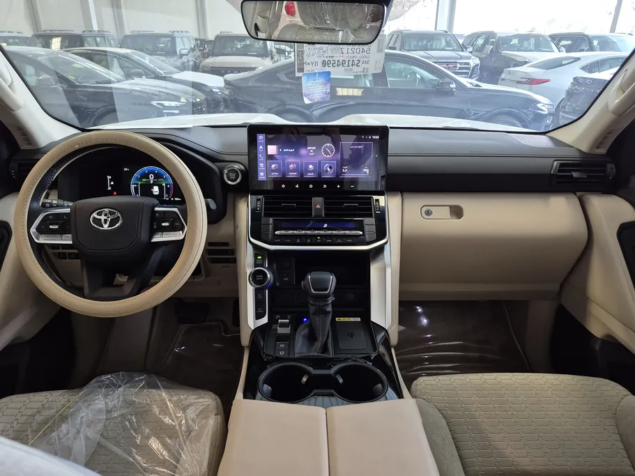 2025 Toyota Land Cruiser GXR 