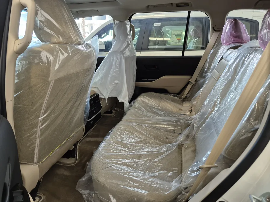 2025 Toyota Land Cruiser GXR 