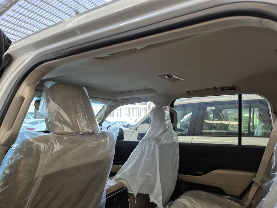 2025 Toyota Land Cruiser GXR 