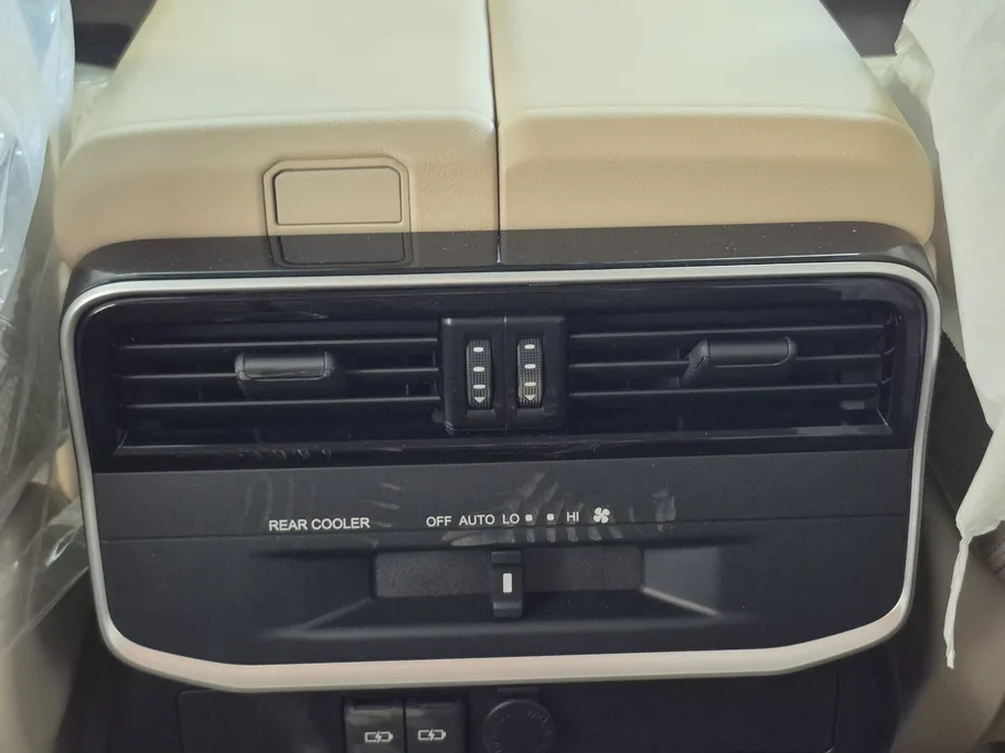 2025 Toyota Land Cruiser GXR 