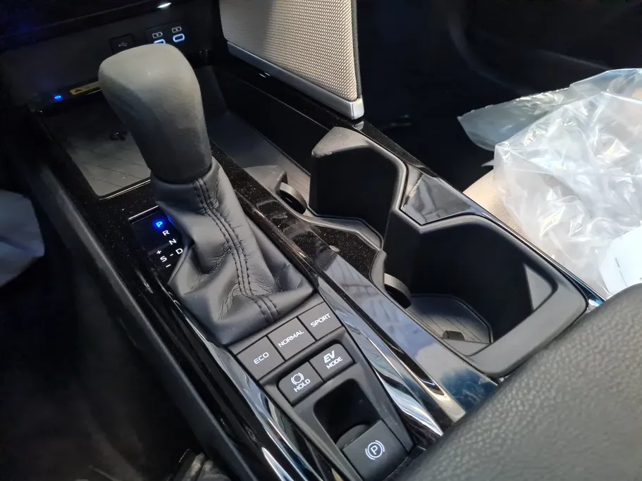 2026 Toyota Camry  E Plus HEV 