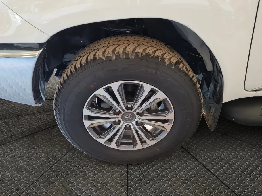 2026 Toyota Hilux SGLX 4X4 AT DSL 