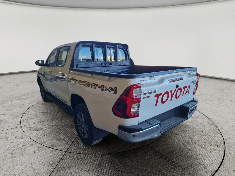 2026 Toyota Hilux SGLX 4X4 AT DSL 
