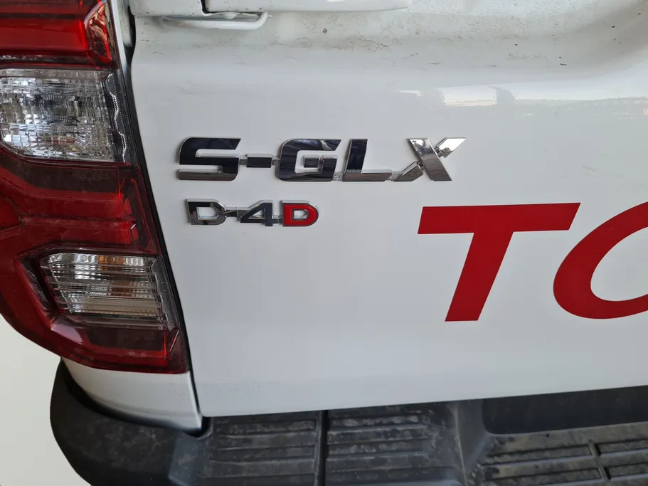 2026 Toyota Hilux SGLX 4X4 AT DSL 