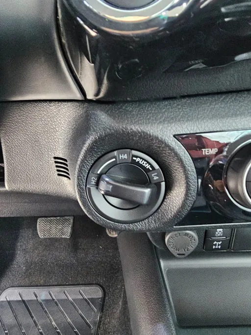 2026 Toyota Hilux SGLX 4X4 AT DSL 