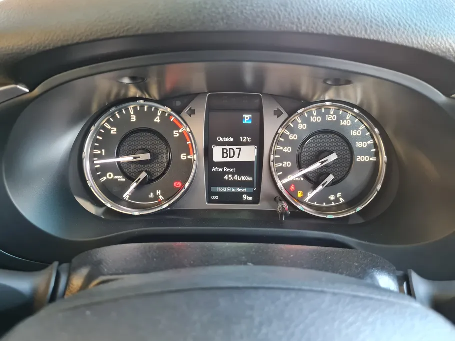 2026 Toyota Hilux SGLX 4X4 AT DSL 