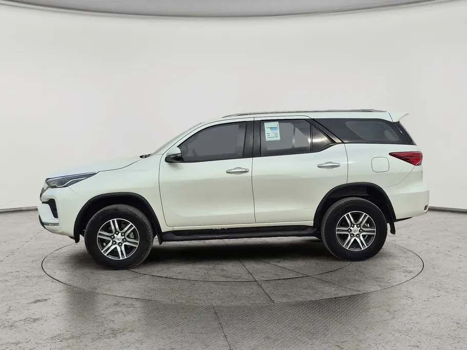 2022 Toyota Fortuner VX 