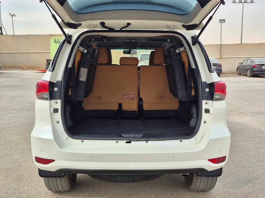 2022 Toyota Fortuner VX 