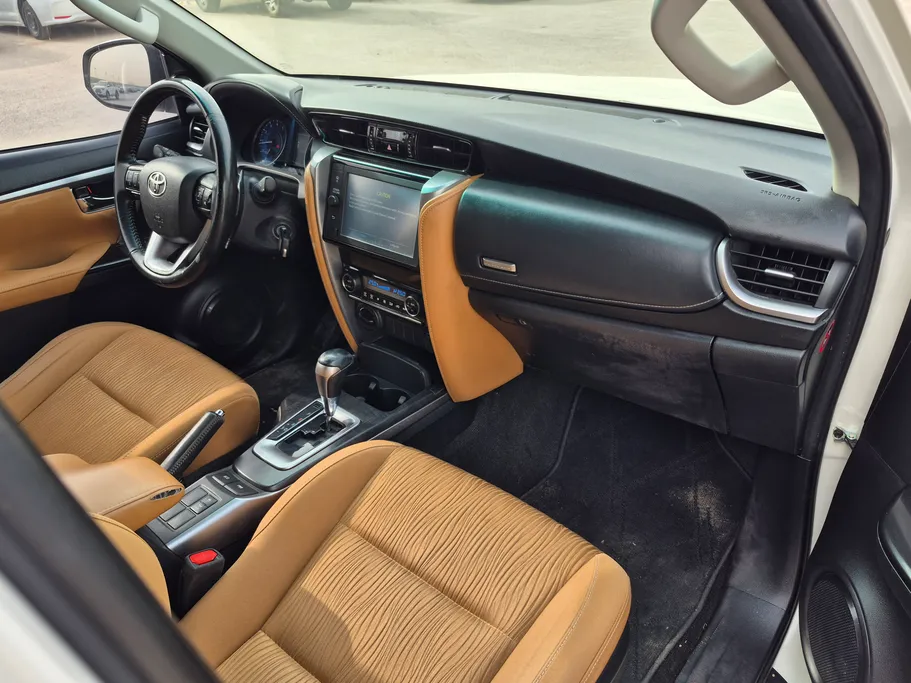 2022 Toyota Fortuner VX 