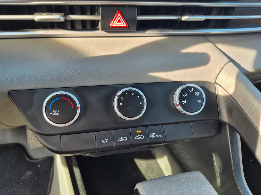 2024 Hyundai Elantra Fleet 