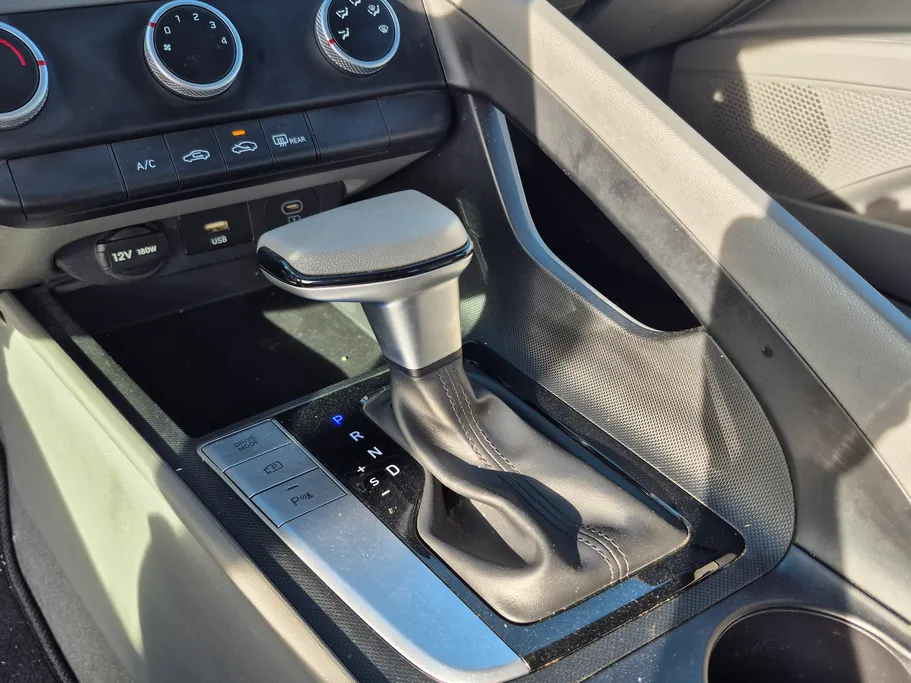 2024 Hyundai Elantra Fleet 