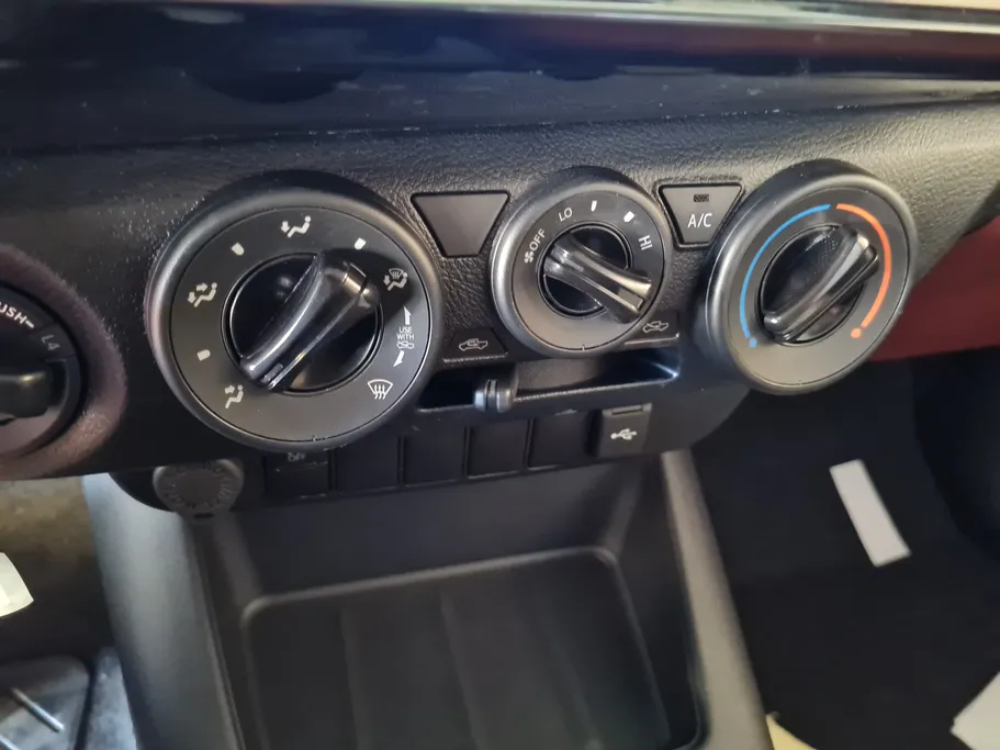 تويوتا هايلكس GL2 2026 