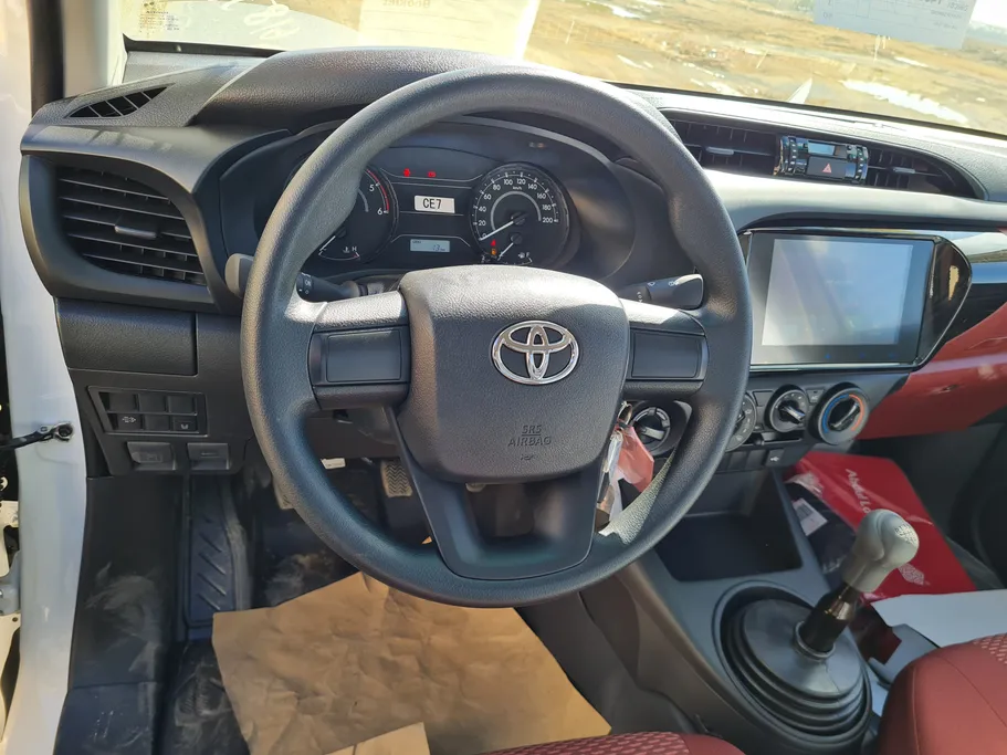 2026 Toyota Hilux GLX 