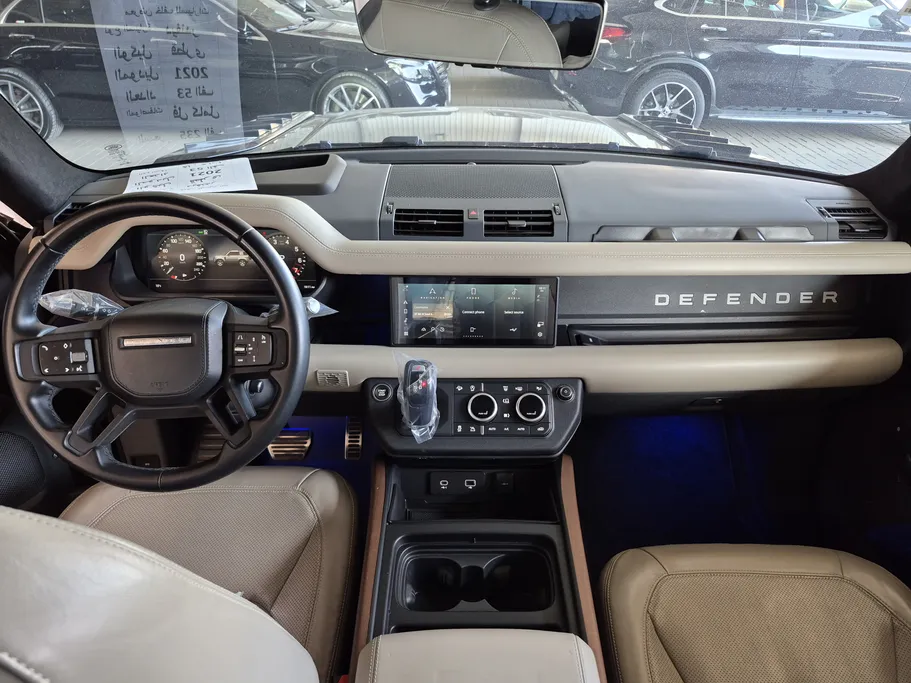 2021 Range Rover Defender HSE P400 