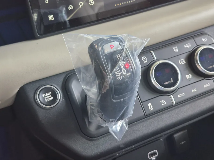 2021 Range Rover Defender HSE P400 